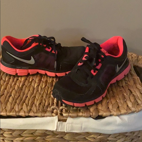 7.5 Nike Dual Fusion Running Shoes - Picture 1 of 7